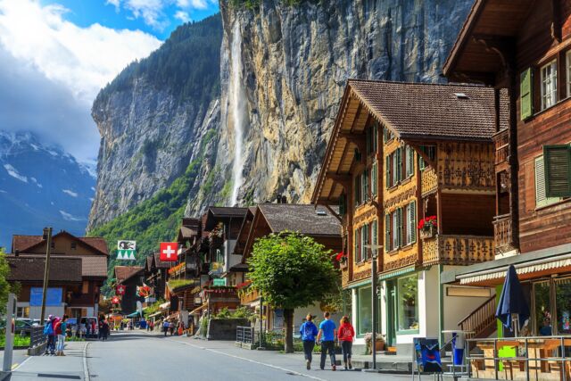 Interlaken Travel Guide 2025 - Famous Lauterbrunnen Town, Staubbach Waterfall, Bernese Oberland